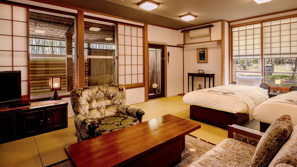 Petite Hotel C'est la Vie