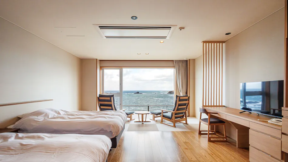 Seaside Sunset Inn Teisui - Spectacular Onsen Ryokan Overlooking Toga Bay, Oga Peninsula, Akita