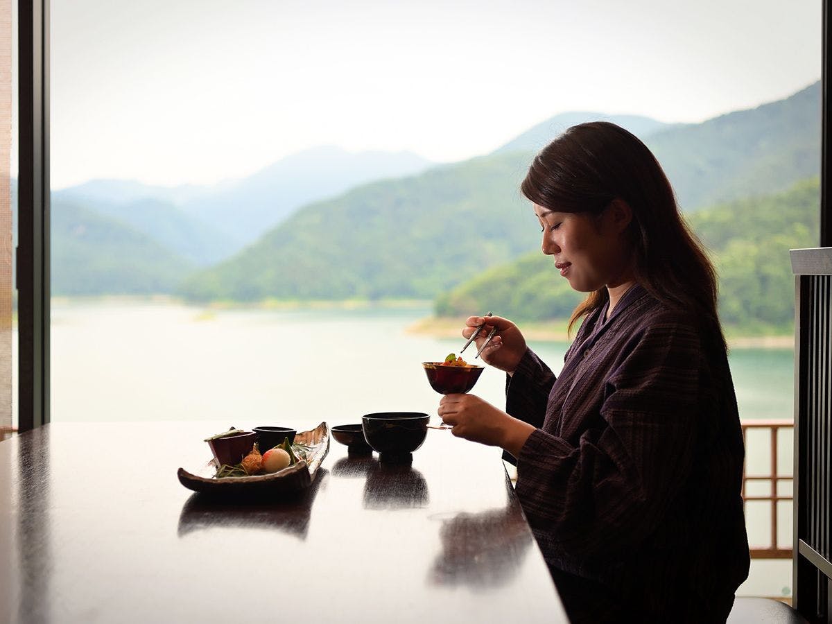 茜彩庵　山水