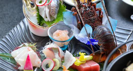 <連休限定>【美食プラン】伊勢海老・鮑・松阪牛を会席料理で贅沢に!斎王匠の極膳
