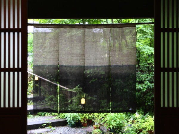 ผ้าม่านหน้าประตูทางเข้า