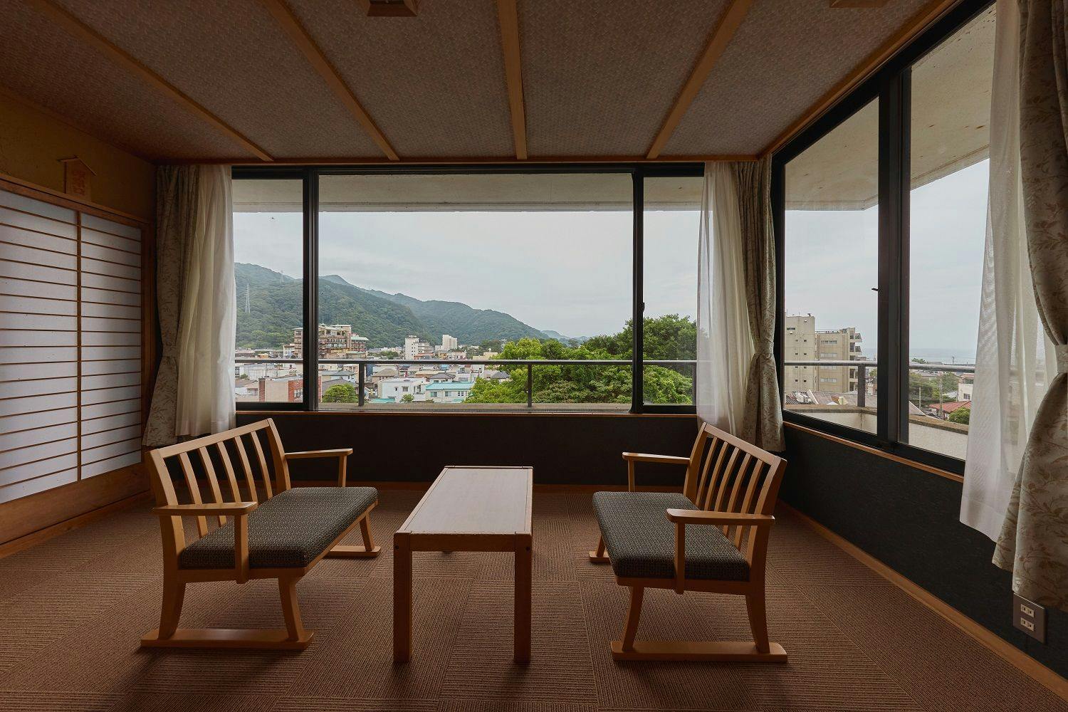 次の間