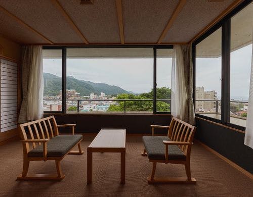次の間