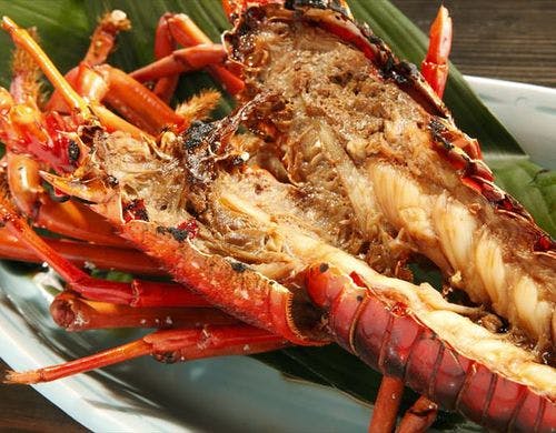 【料理一例】伊勢エビのオニガラ焼