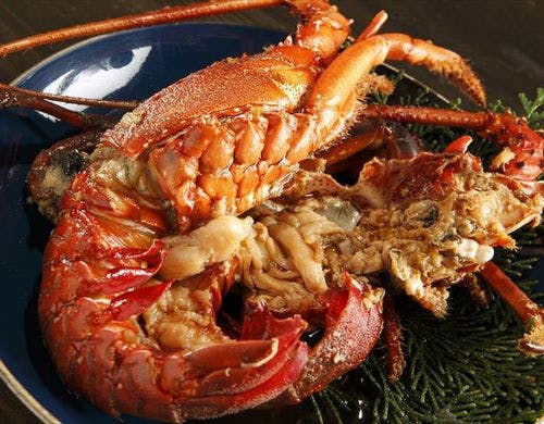 【料理一例】伊勢エビの具足煮