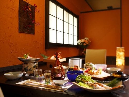 個室で愉しむ季節の夕食（一例）