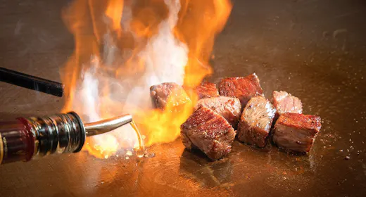 【グレードUP「お肉編」‐2食付】とろける【広島牛鉄板焼き】をビュッフェにプラス!/飲み放題