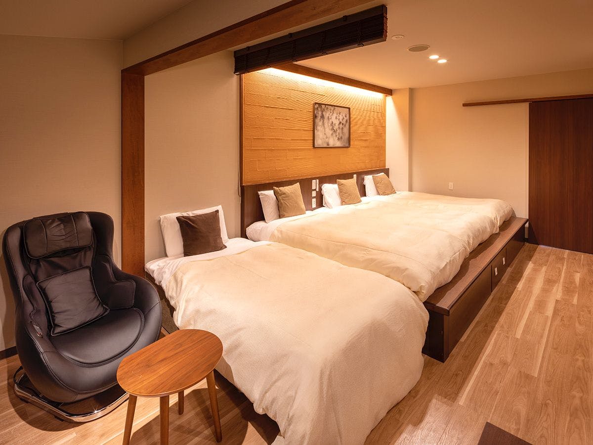 【フォース】枕を並べて、想い出を語る夜。