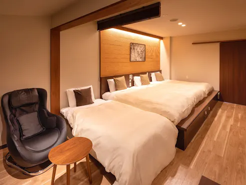 【フォース】枕を並べて、想い出を語る夜。