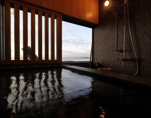 客室風呂「さ」「と」