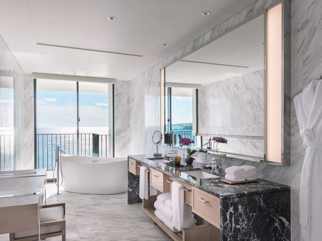 Coral Suite Bathroom