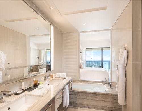 Deluxe Ocean View Bathroom