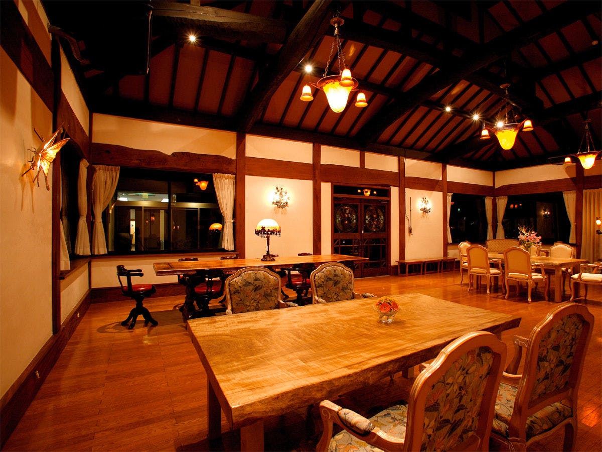 沙龍「雁嶋俱樂部」。