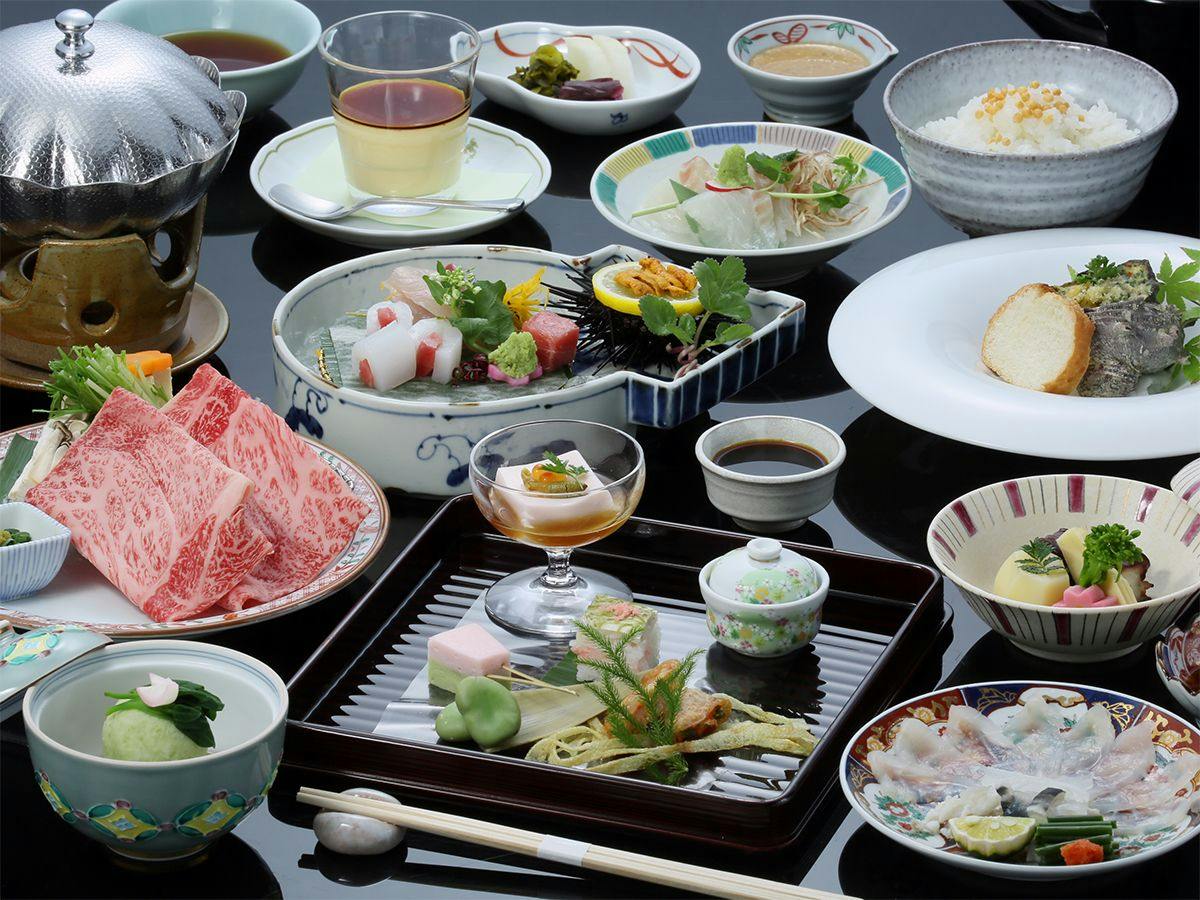 ＜全室テラス・半露天風呂付＞【四季旬彩・味覚】水辺の夕景と人気の萩・山海の食を堪能する味覚会席プラン