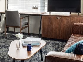 THE LIVELY大阪本町