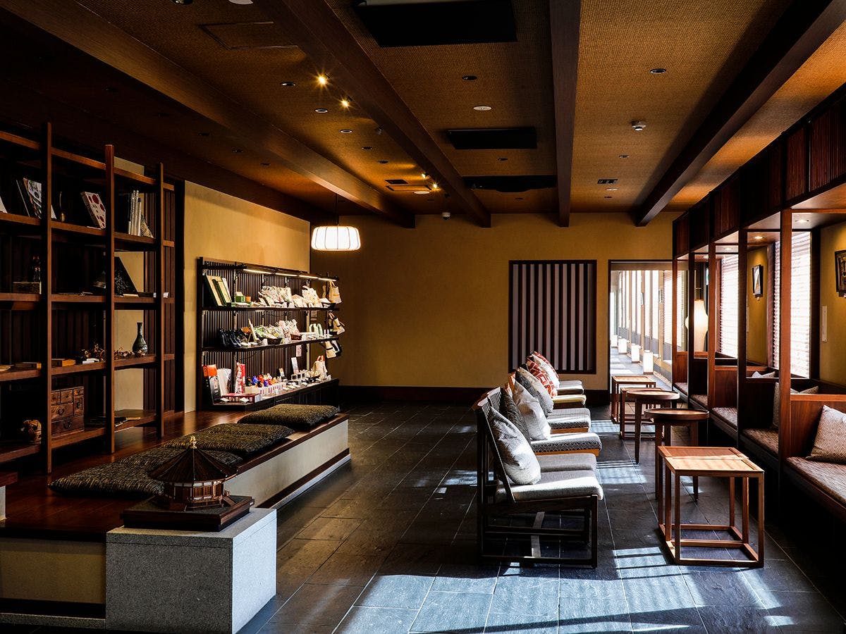 【フロントロビー】