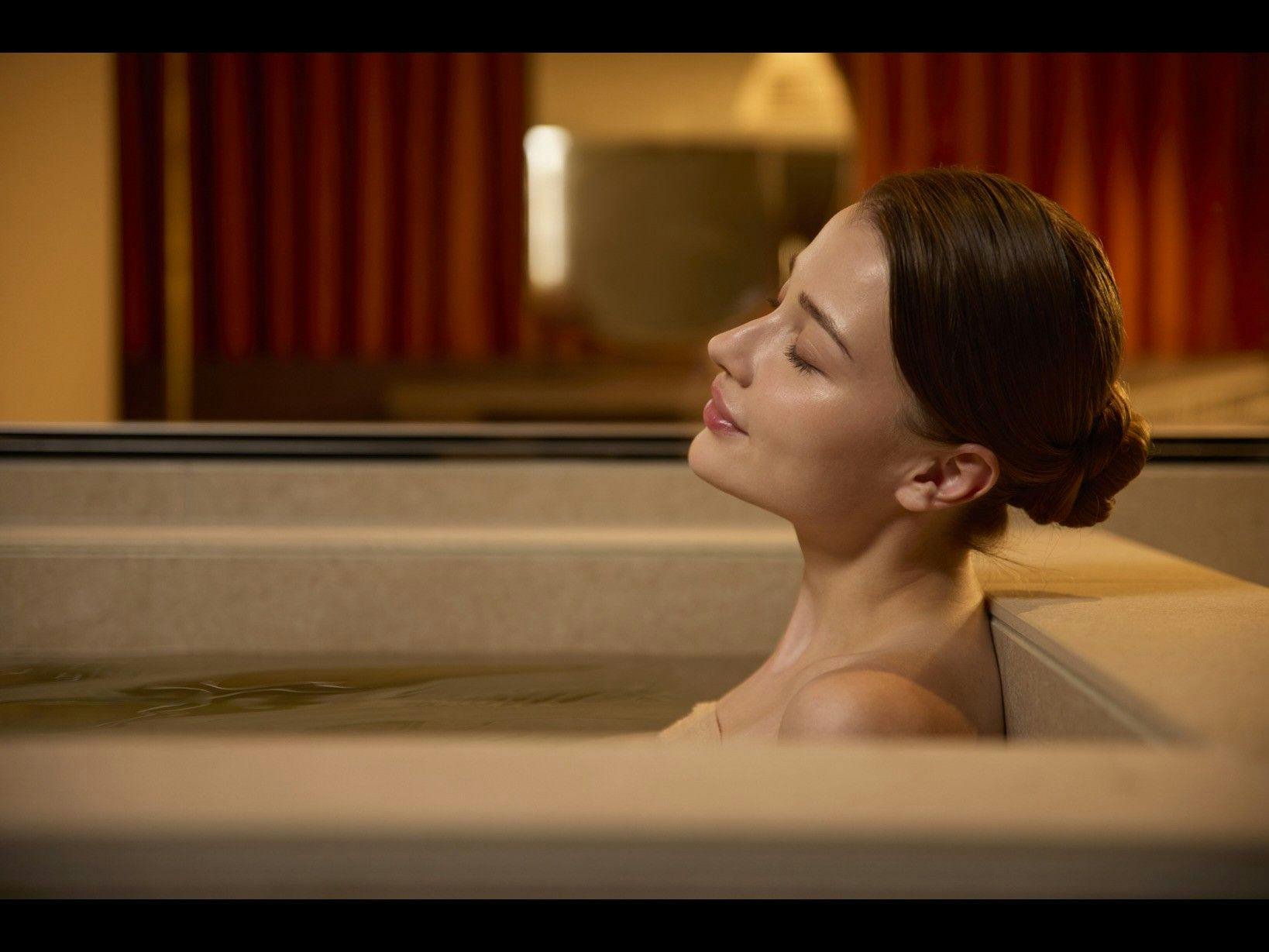 【ELLE SPA】น้ำพุร้อนธรรมชาติและซาวน่าส่วนตัวพร้อมอ่างอาบน้ำส่วนตัวสุดหรู【90 นาที】・รวมอาหารเช้า