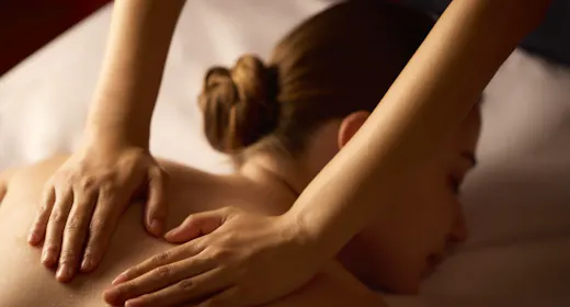 【ELLE SPA】อโรมา บอดี้ ทรีทเมนต์【90 นาที】พร้อมอาหารเช้า