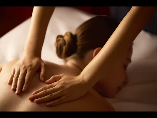 【ELLE SPA】อโรมา บอดี้ ทรีทเมนต์【90 นาที】พร้อมอาหารเช้า