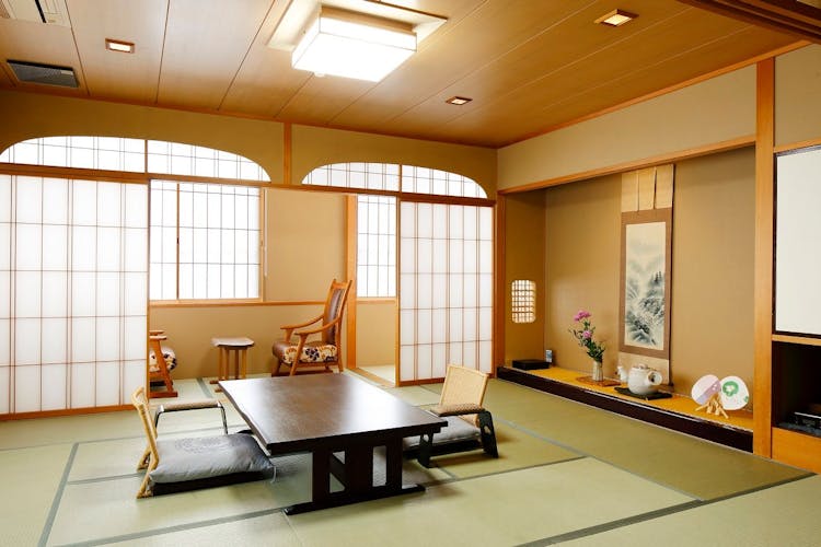 本館 12畳和室　標準タイプのサムネイル画像