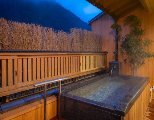 夕菅　和室から