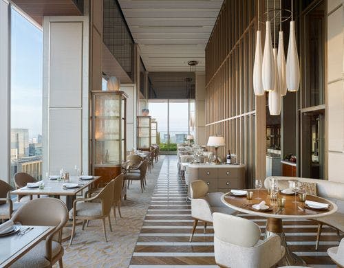 コンテンポラリーフレンチ est 内観