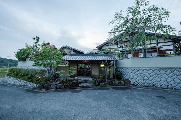 【半露天風呂付】欅の宿 縁  最大15名宿泊可のサムネイル画像