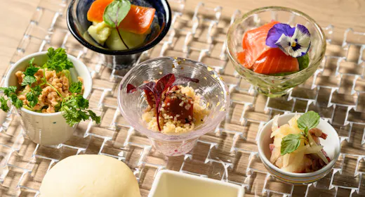 期間限定【ハイフロアルーム】朝夕2食付き!最上階確約ステイパッケージプラン。湯畑まで徒歩圏内!
