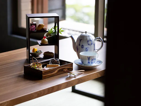 インルームアフタヌーンティー付【1泊2食:スタンダード】<レモングラスティー/嬉野茶>付で楽しむ