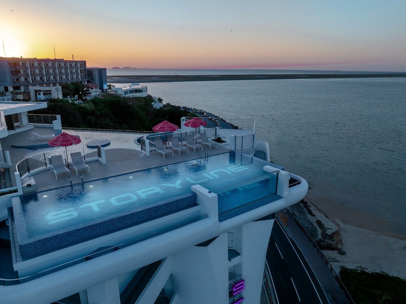 Kolam renang tak berujung