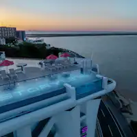 Kolam renang tak berujung