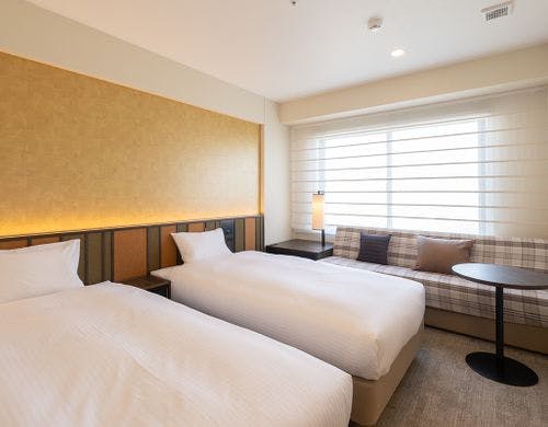 110cm幅のベッドを２台設置