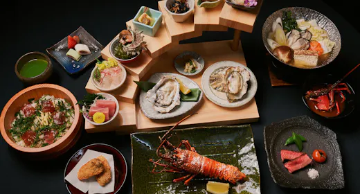 4月誕生!「別亭まとや」佐藤養殖場101年の伝統・原始焼きと極上牡蠣づくし全室個室の夕食は17時から