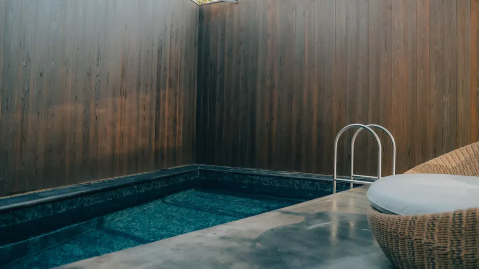BOTANICAL POOL CLUB
