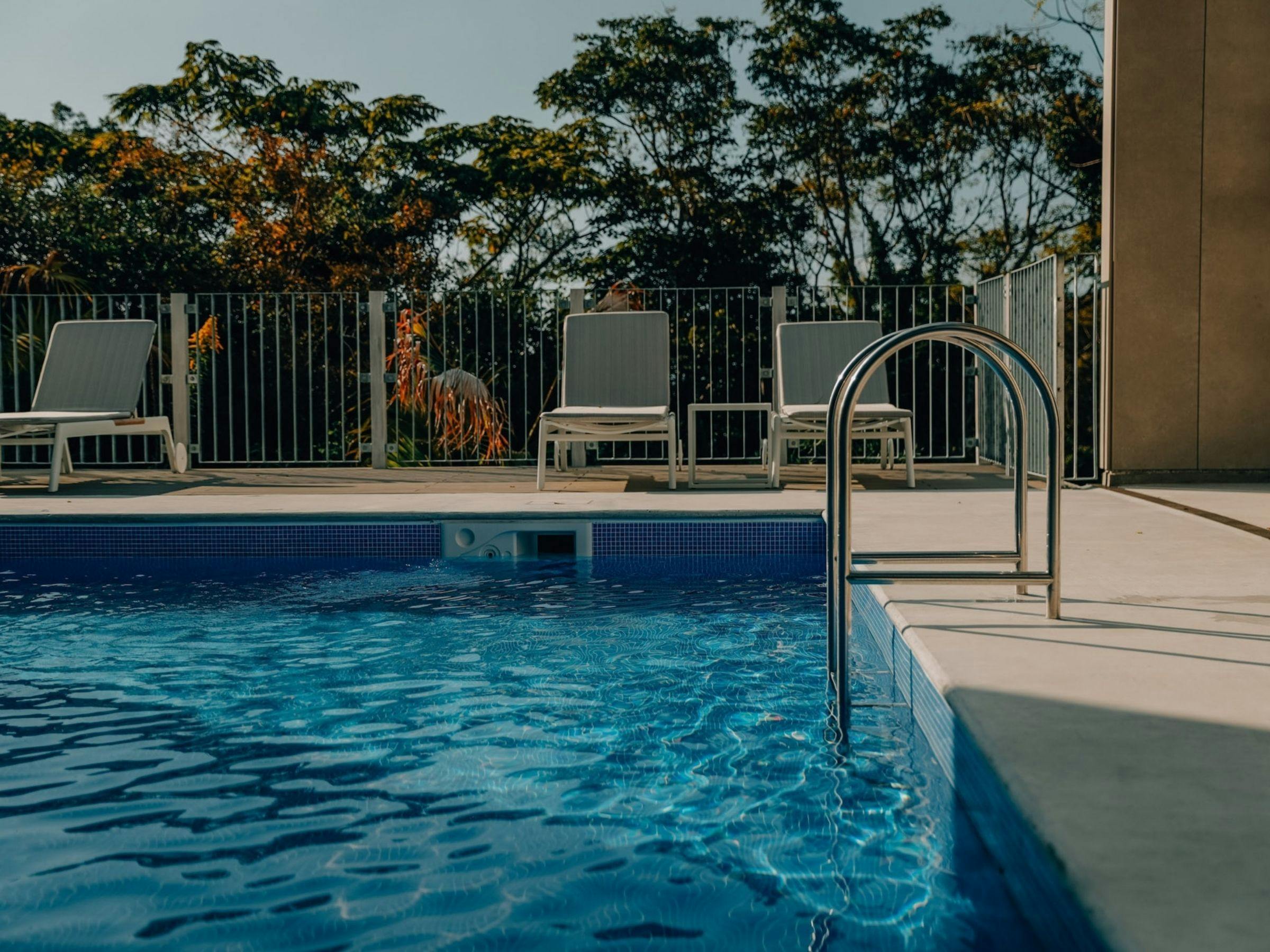 BOTANICAL POOL CLUB