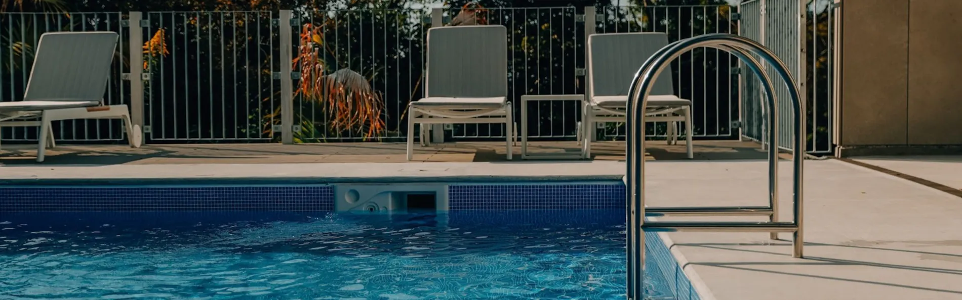 BOTANICAL POOL CLUB
