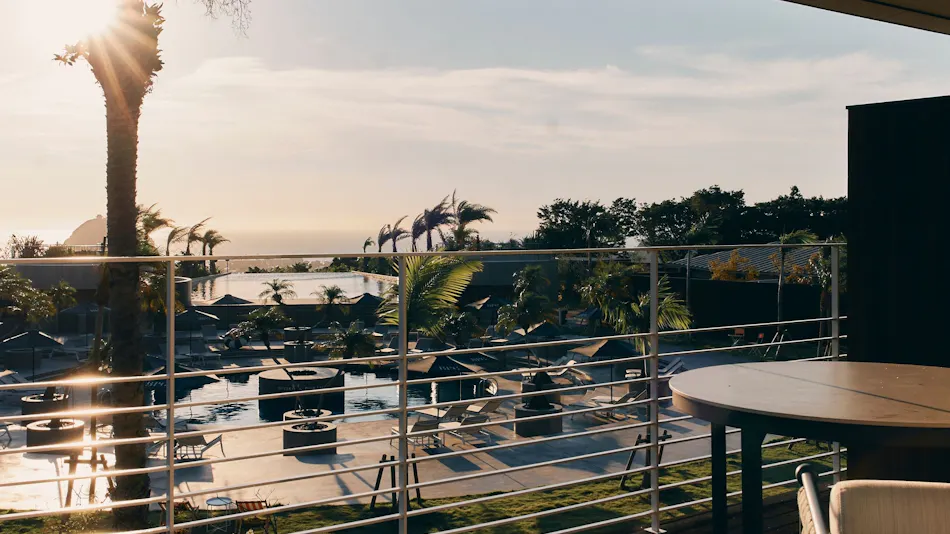 BOTANICAL POOL CLUB
