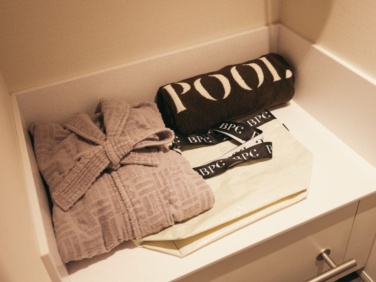 BOTANICAL POOL CLUB