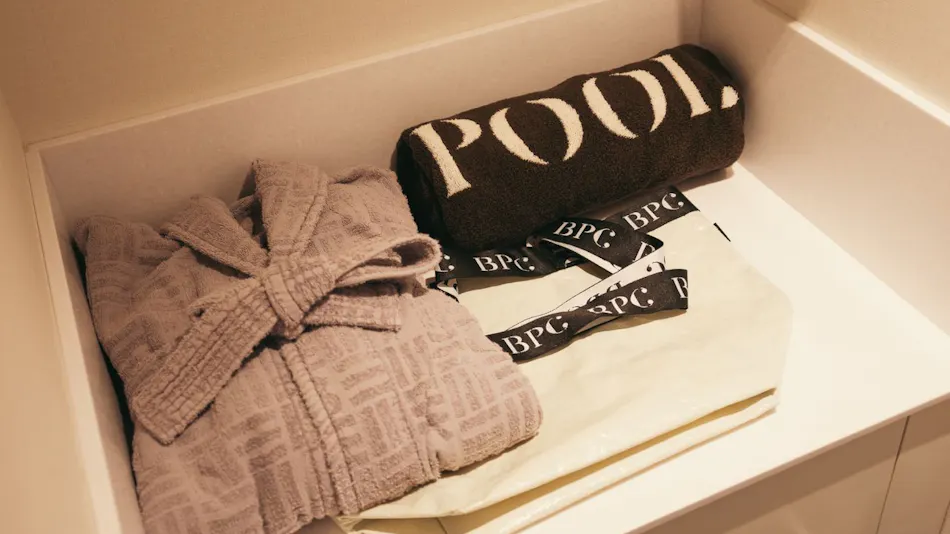 BOTANICAL POOL CLUB
