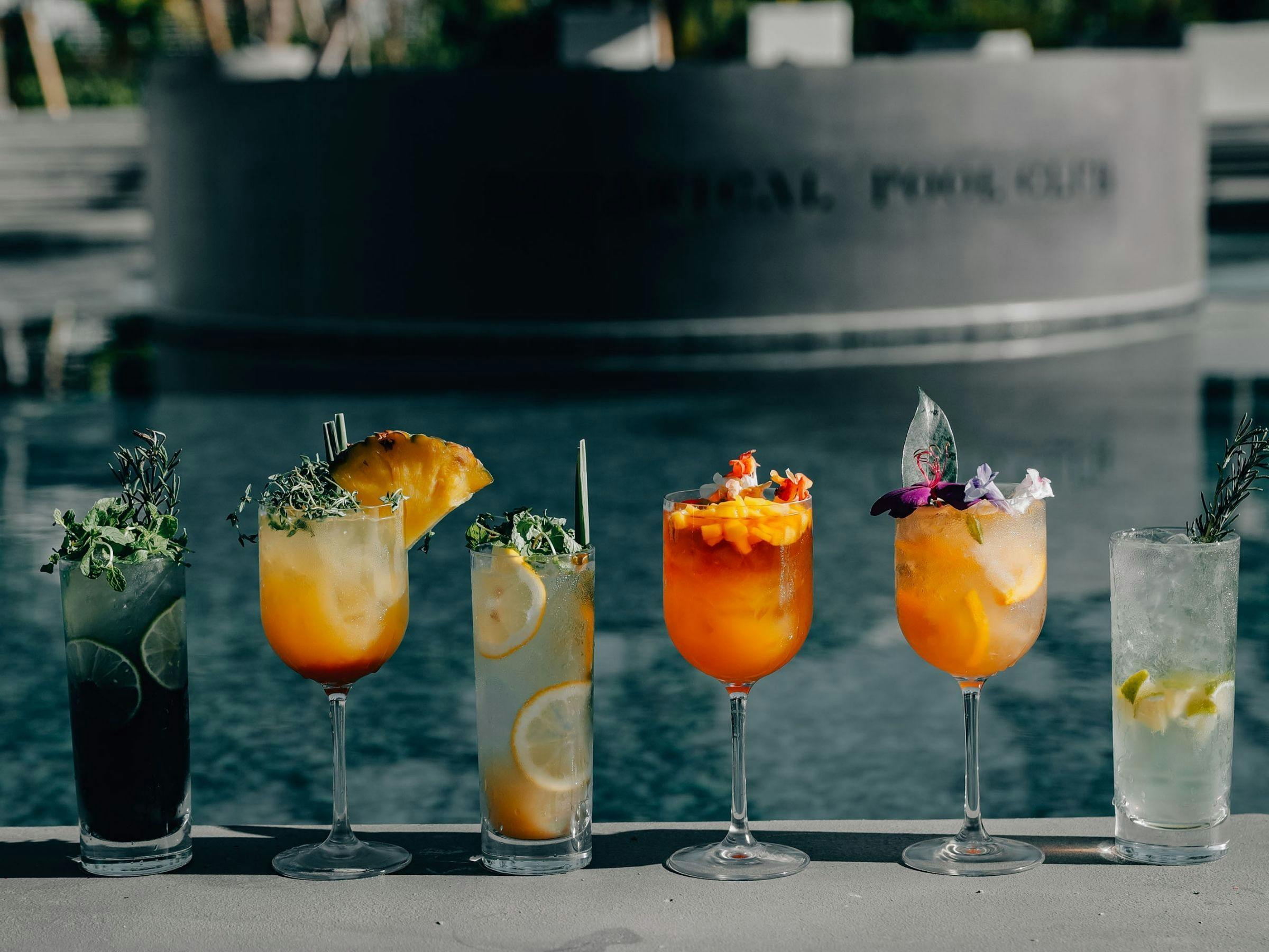 BOTANICAL POOL CLUB