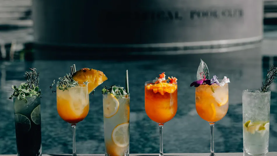 BOTANICAL POOL CLUB