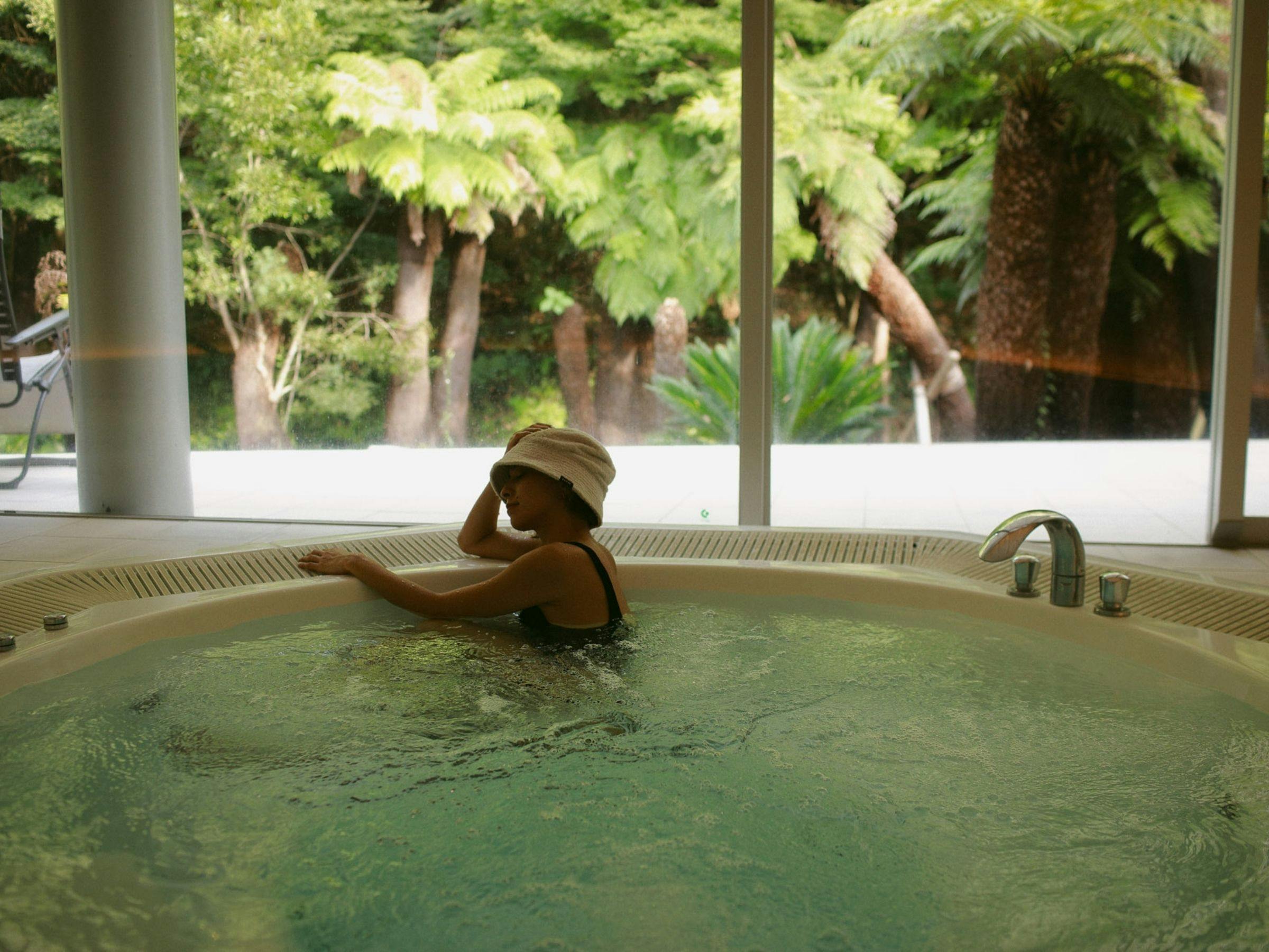 BOTANICAL POOL CLUB