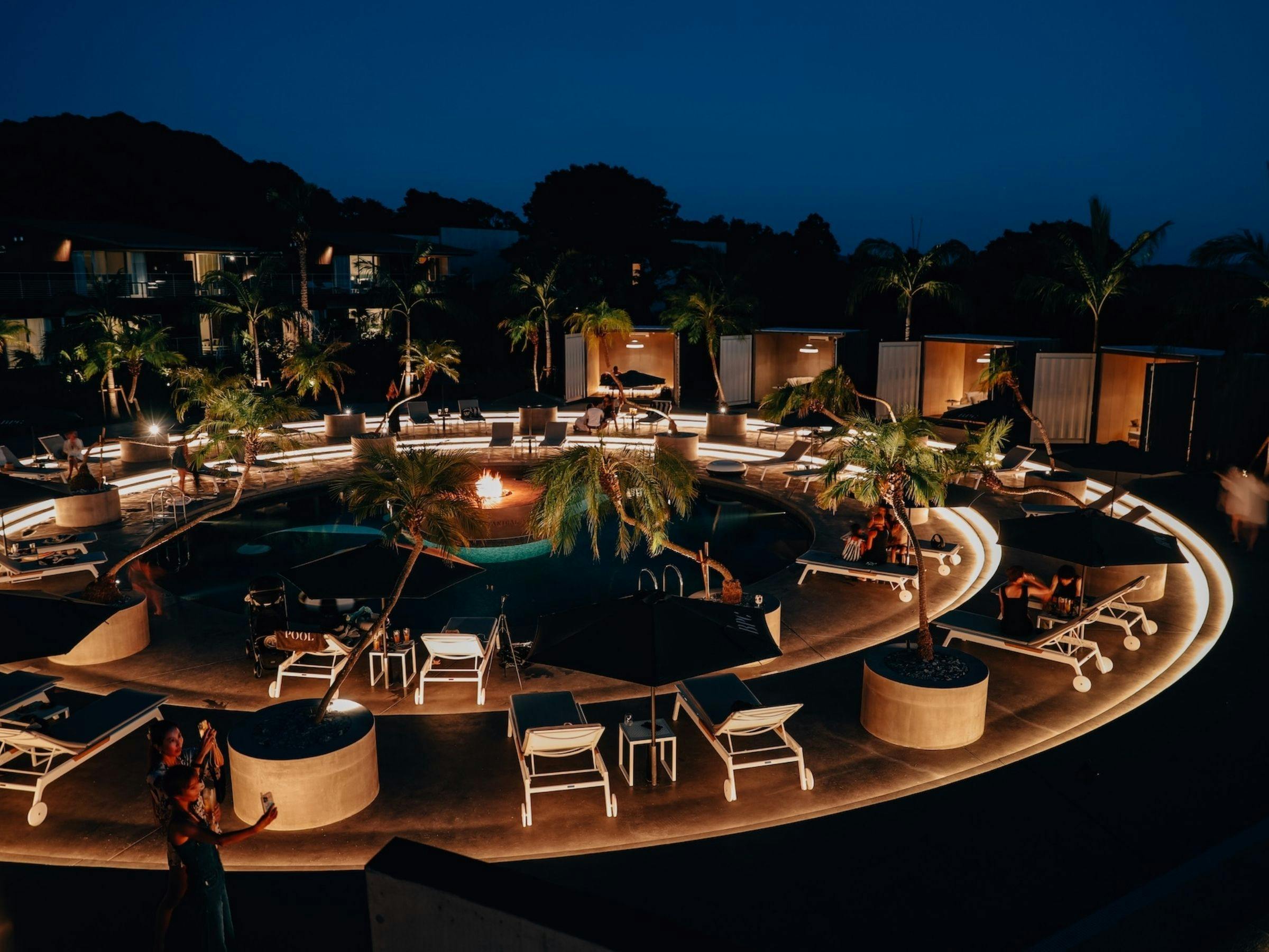 BOTANICAL POOL CLUB