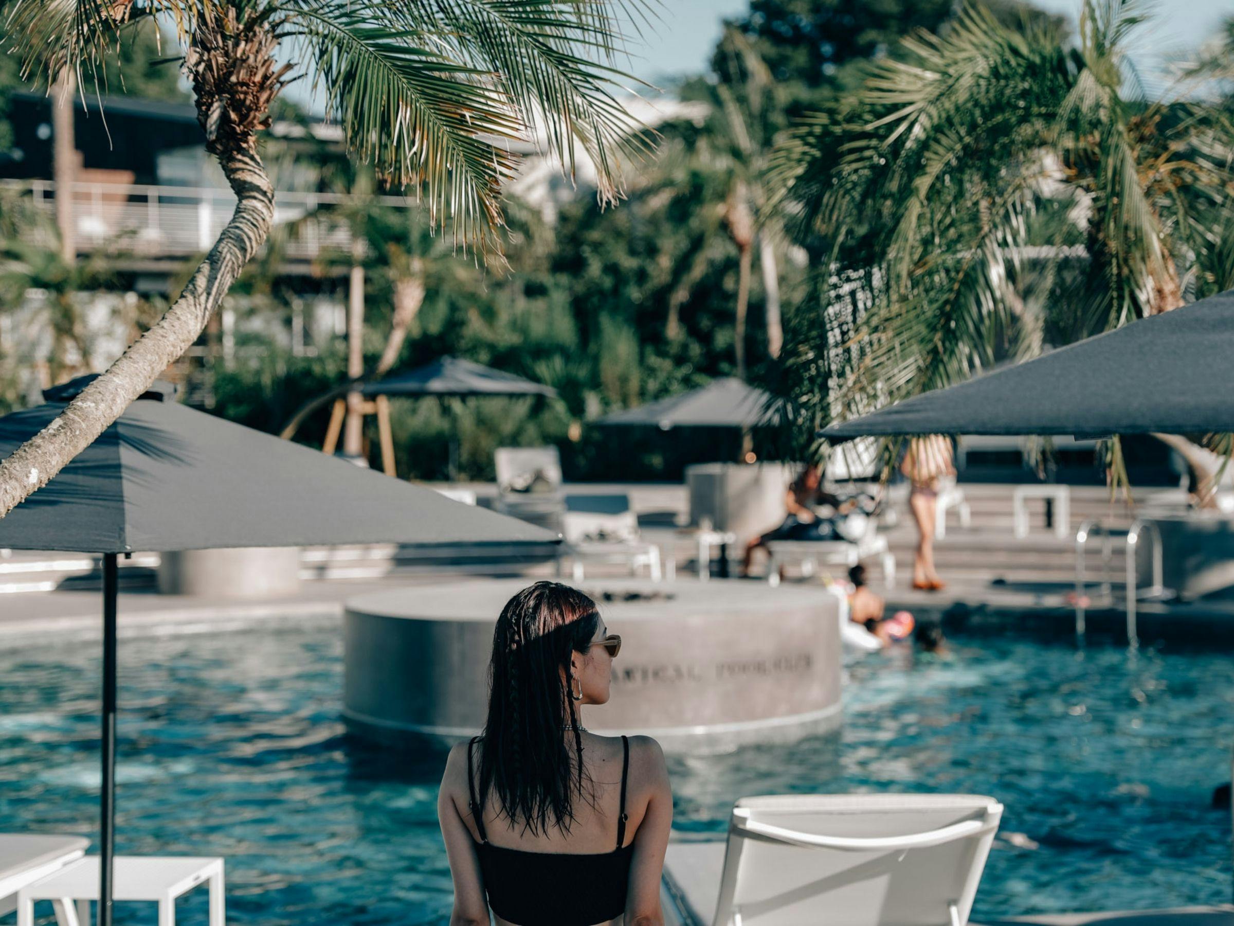 BOTANICAL POOL CLUB