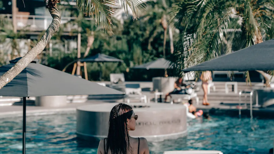 BOTANICAL POOL CLUB