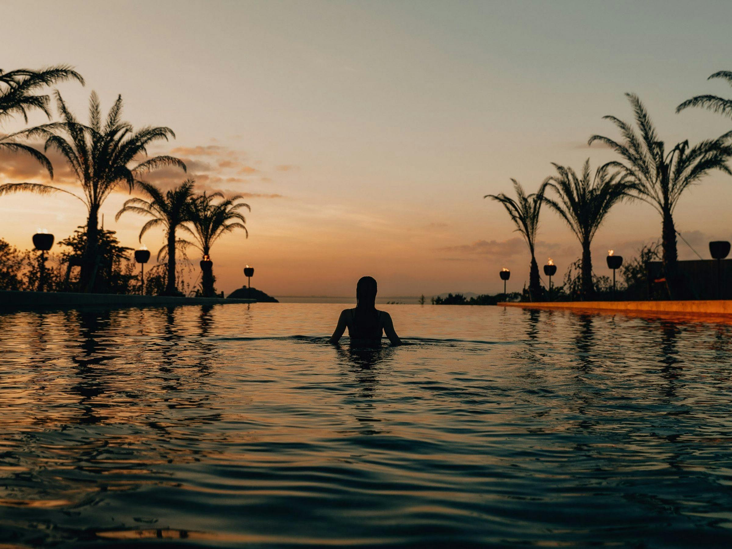 BOTANICAL POOL CLUB