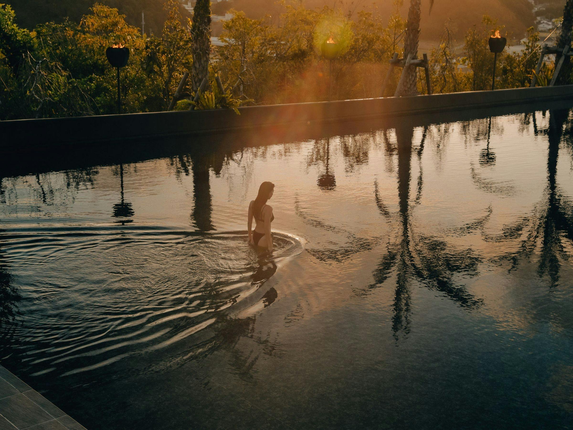 BOTANICAL POOL CLUB