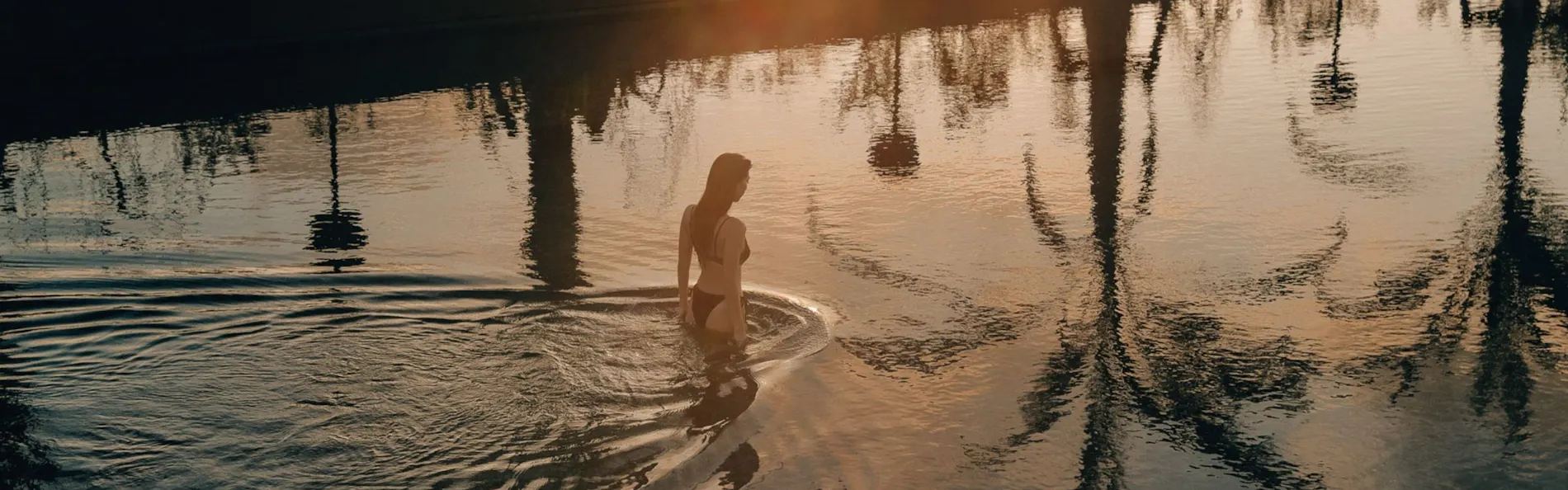 BOTANICAL POOL CLUB