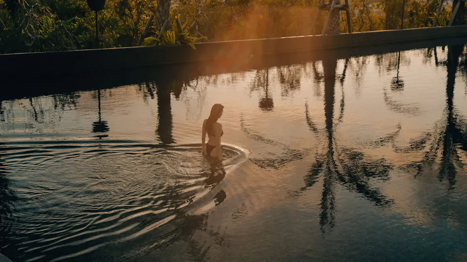 BOTANICAL POOL CLUB