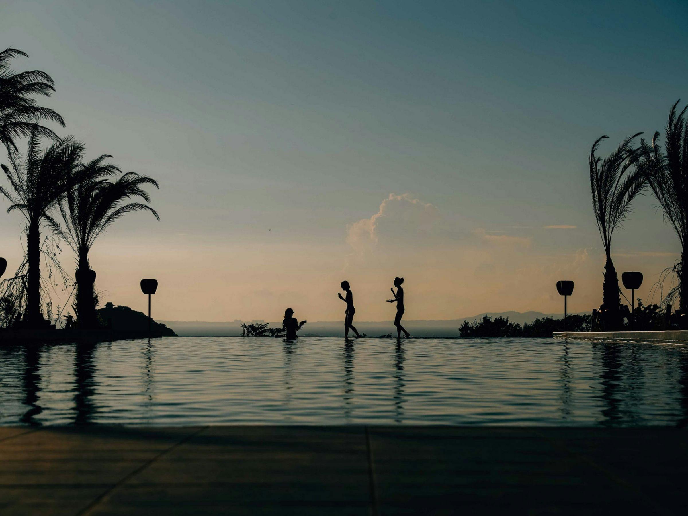 BOTANICAL POOL CLUB